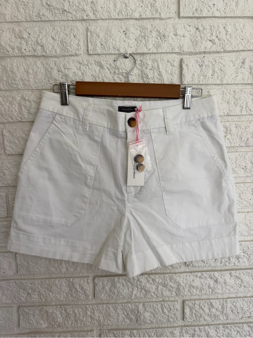 Vineyard Vines Vintage Chino Women's White Cotton Patch Pocket Shorts